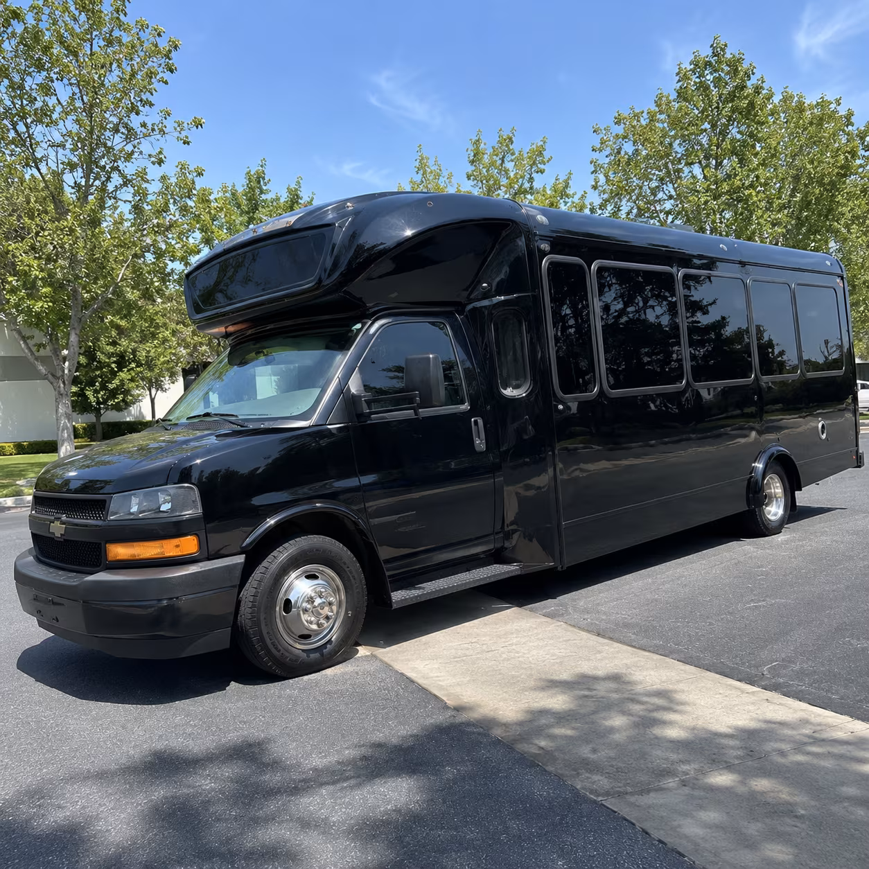 jacksonville 15 passenger party bus